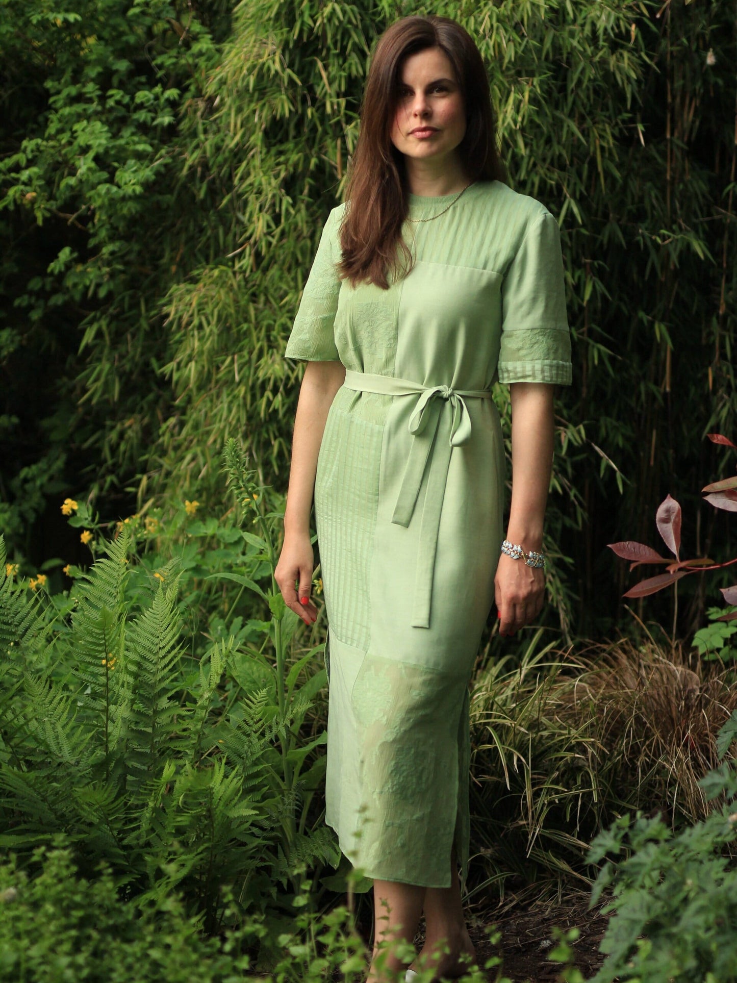 Green Bamboo and Silk Midi Dress Loose Fit with Short T-Shirt Sleeves and Belt